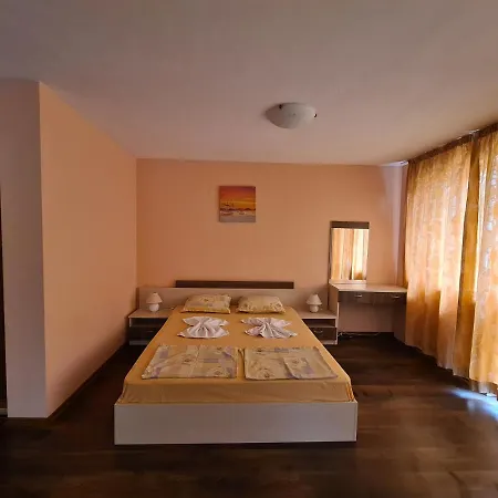 Къща За Гости Яневи 3*