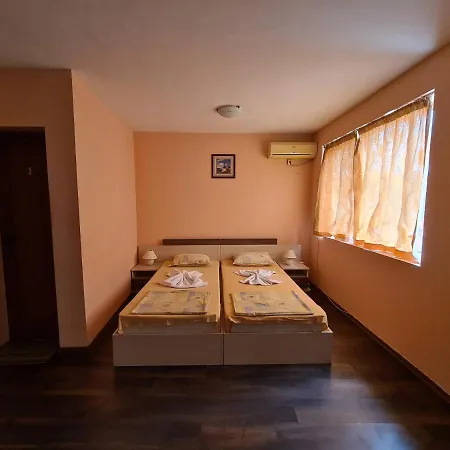 Къща За Гости Яневи רבדה